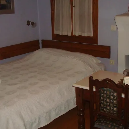 Oikia Alexandrou Traditional أرنايا