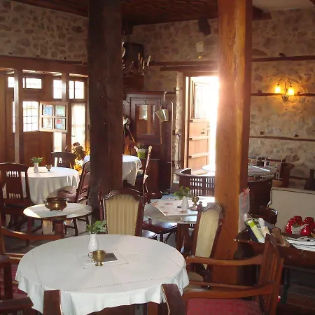Oikia Alexandrou Traditional أرنايا