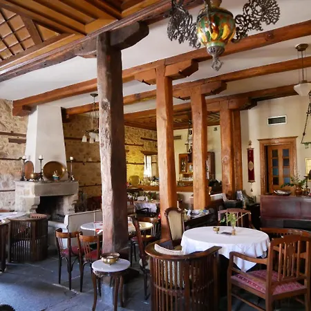 Oikia Alexandrou Traditional أرنايا